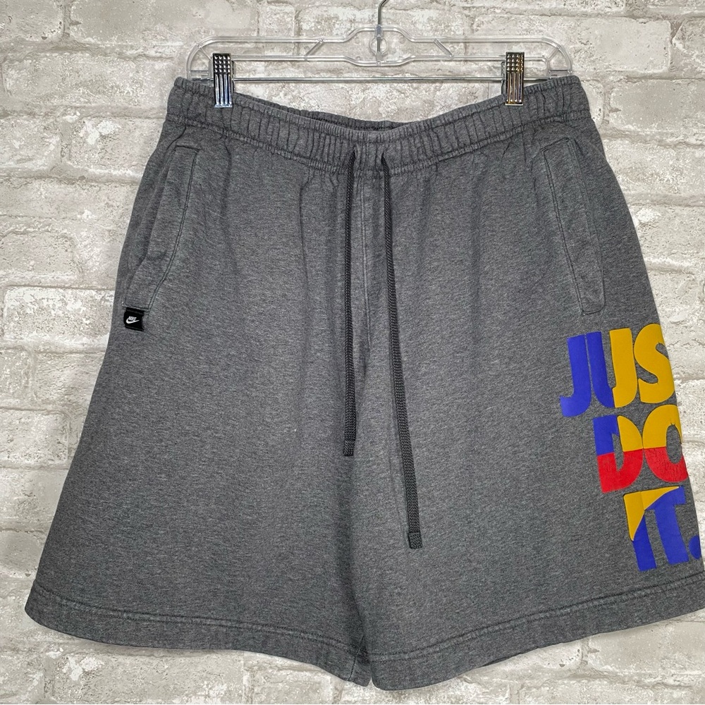 Nike Men’s Gray‎ 'Just Do It' Graphic fleece Shorts size large drawstring waist